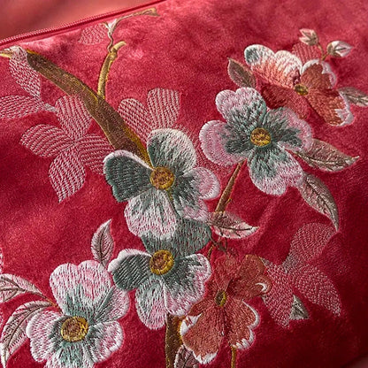 The Soft Floral Clutch That Carries Your Mahjong Day